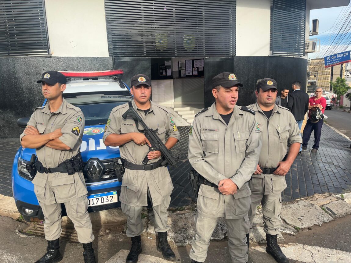 Policiais da 24ª Companhia Independente da Polícia Militar prenderam o suspeito em Campo Limpo de Goiás (Foto: Jonathan Cavalcante/São Francisco News)