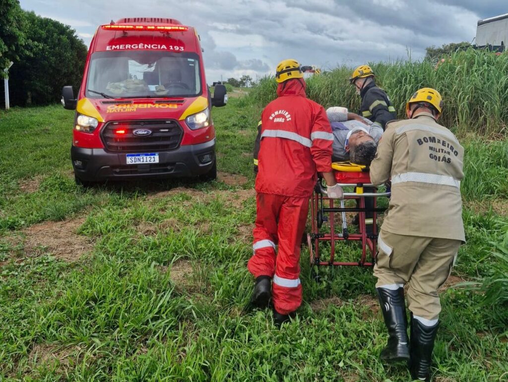 Resgate ocorreu na tarde de 7 de janeiro (Foto: Divulgação/Bombeiros)