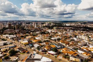 foto aérea da cidade de anápolis, ilustrando sobre o iptu 2025