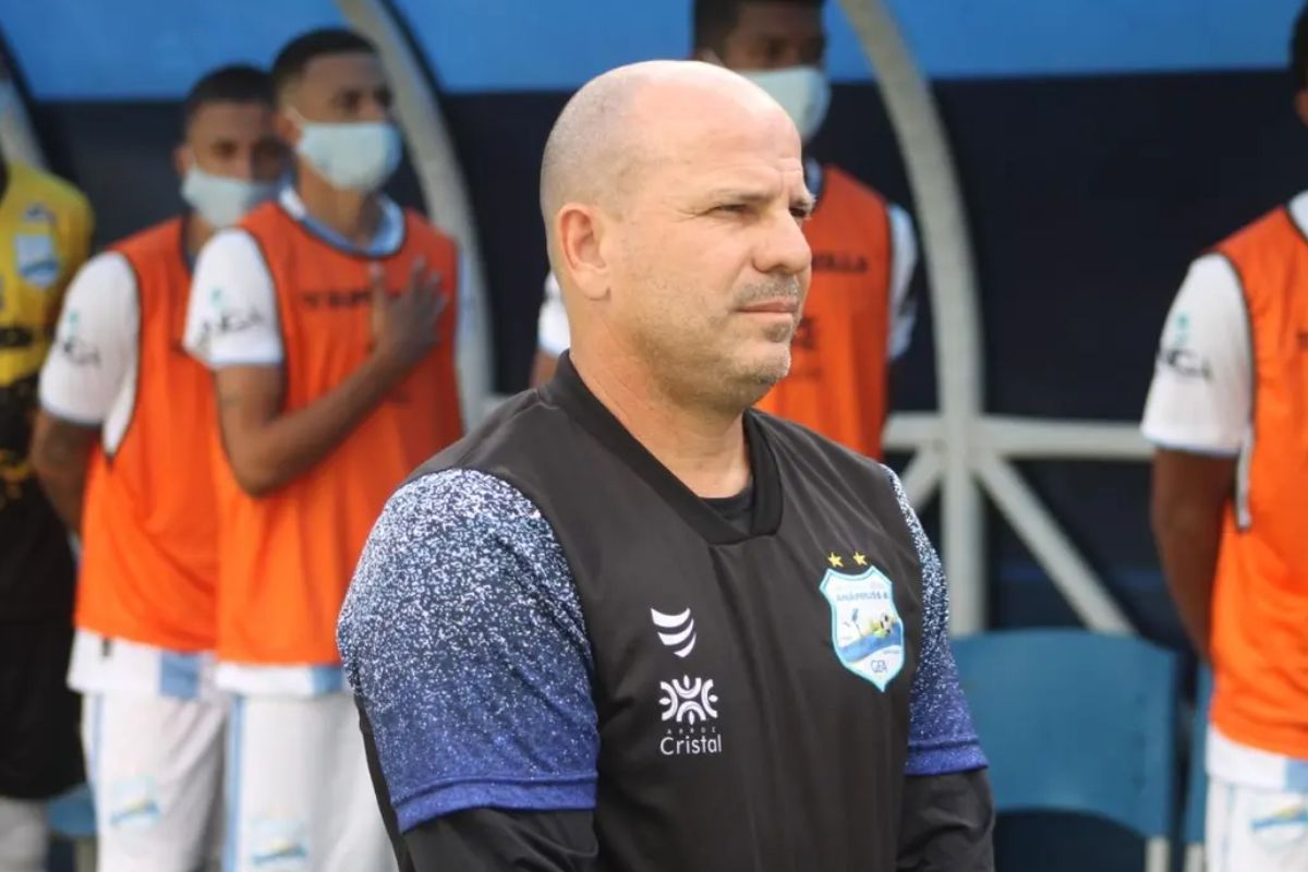 foto do treinador Cléber Gaúcho, novo treinador da anapolina para 2025