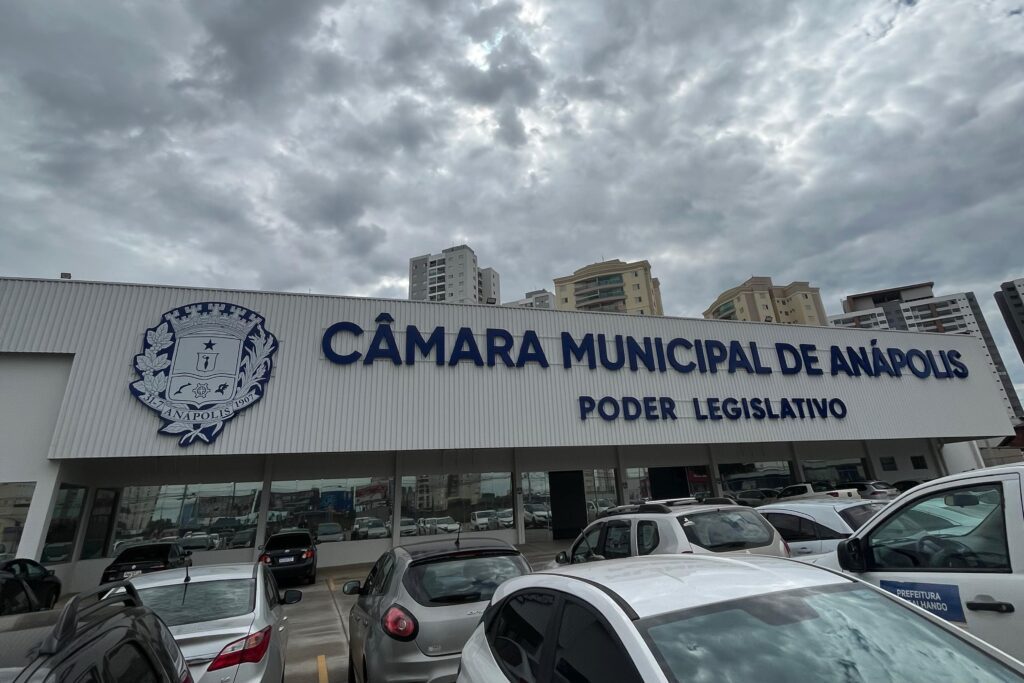 Fachada do prédio da Câmara Municipal de Anápolis