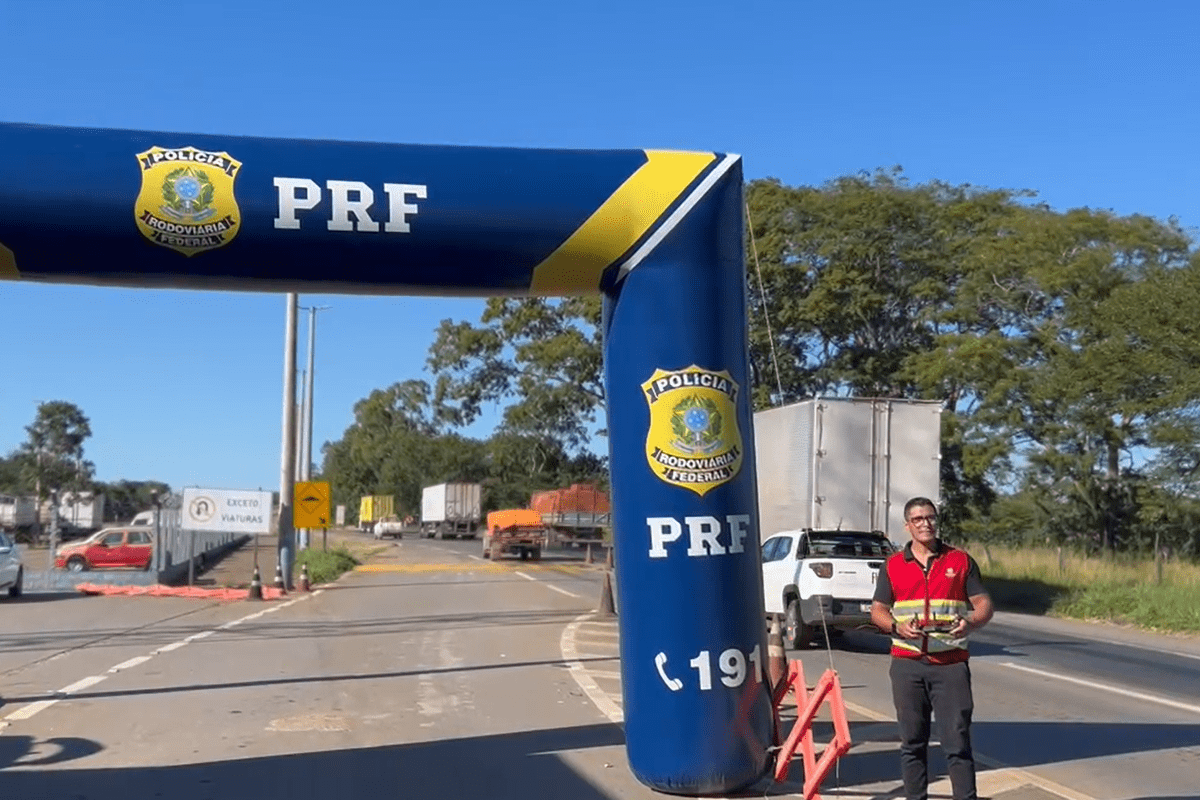 foto da campanha do maio amarelo promovida pela prf