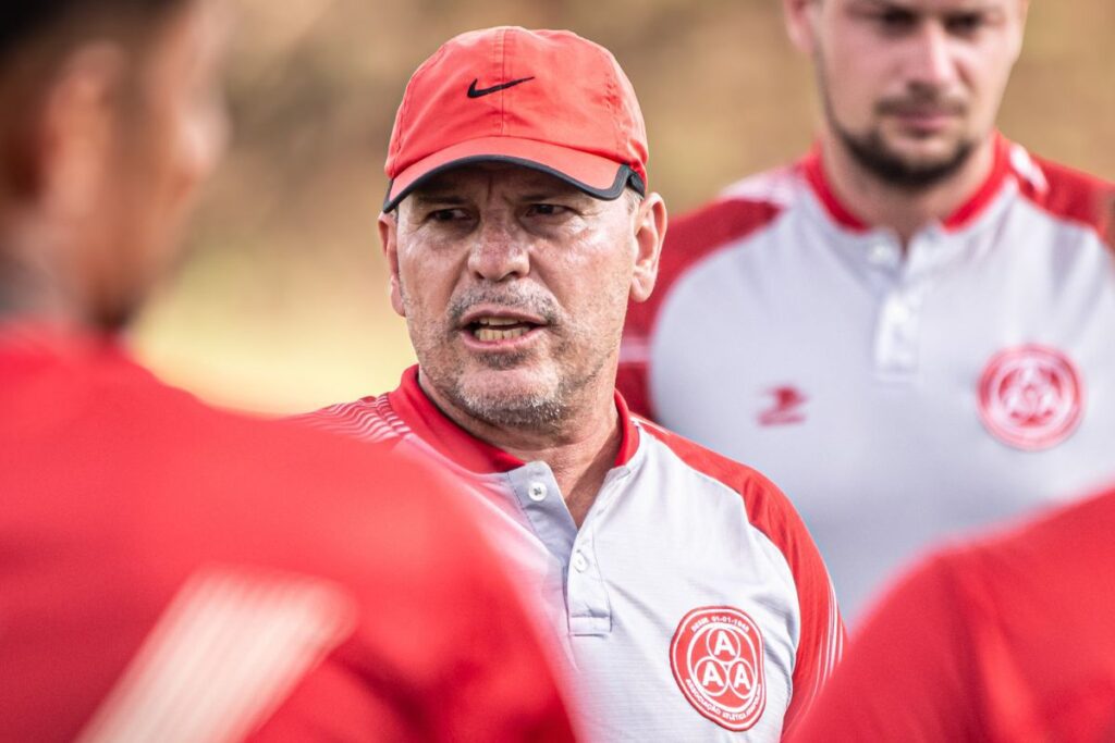 FOTO DO TREINADOR CLÉBER GAÚCHO PARA A MATÉRIA PRÉVIA DO JOGO ENTRE RIO VERDE X ANAPOLINA