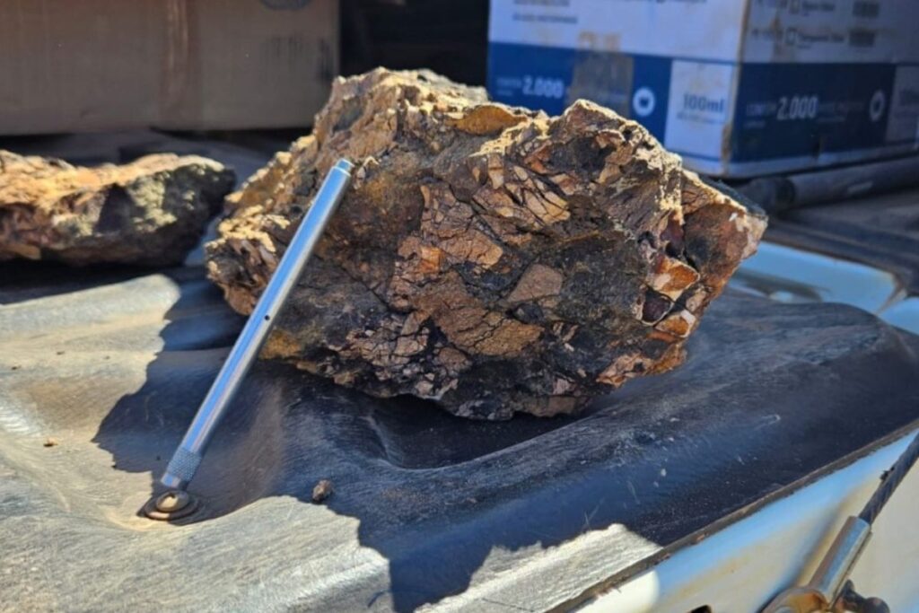 foto de pedra de urânio