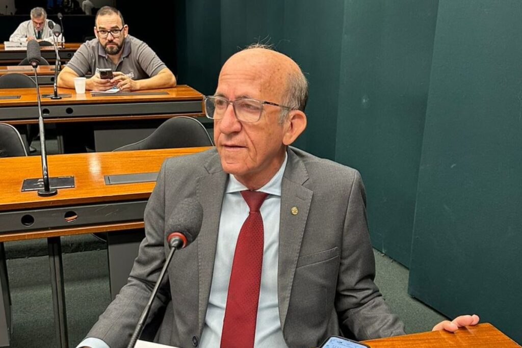 foto do deputado federal rubens otoni