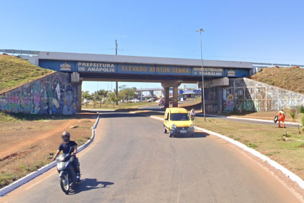foto do viaduto ayrton senna em anápolis
