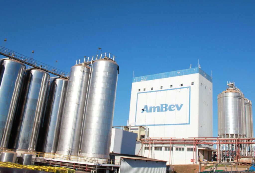foto da fábrica da ambev em anápolis